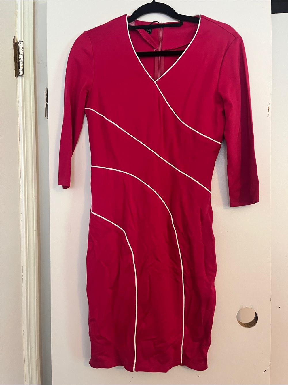 Women’s Fuchsia Long-Sleeve Sheath Dress with Contrast Piping